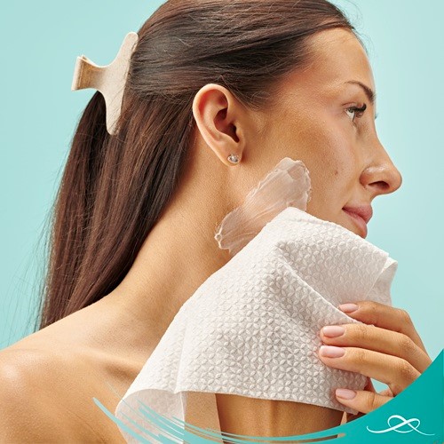 LL369 COTTON Lifestyle Imagery OPP 4 Wipes