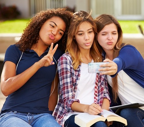 Shutterstock 199317488 GIRLS GROUP UMBRACO SIZED